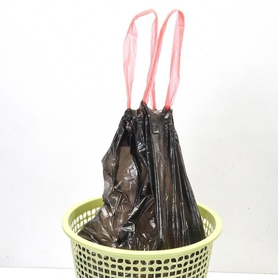 Sacos de basura de plástico para uso doméstico con cuerdas de tira en rollos con material HDPE/LDPE/LLDPE