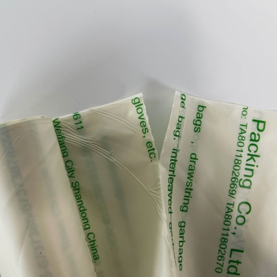 Vestido de manejo de bolsas de basura biodegradables para una vida ecológica y sostenible