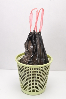 Se aceptan bolsas de basura con cuerda de tira hecha de plástico HDPE